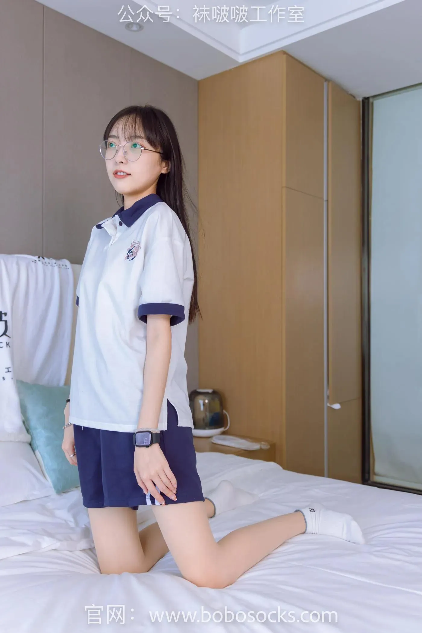 [BoBoSocks袜啵啵]NO.118 稚予-运动鞋、白棉袜、肉丝、踩小熊玩偶 [140P]插图